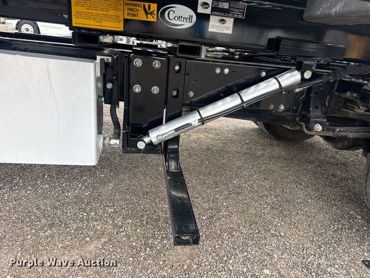 image for item EG8940 2022 Isuzu NRR rollback truck