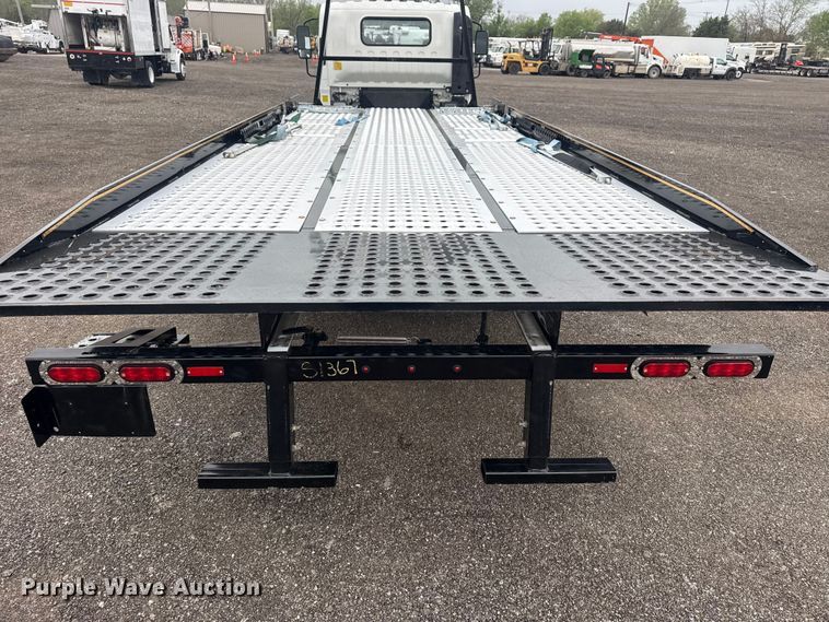 image for item EG8940 2022 Isuzu NRR rollback truck