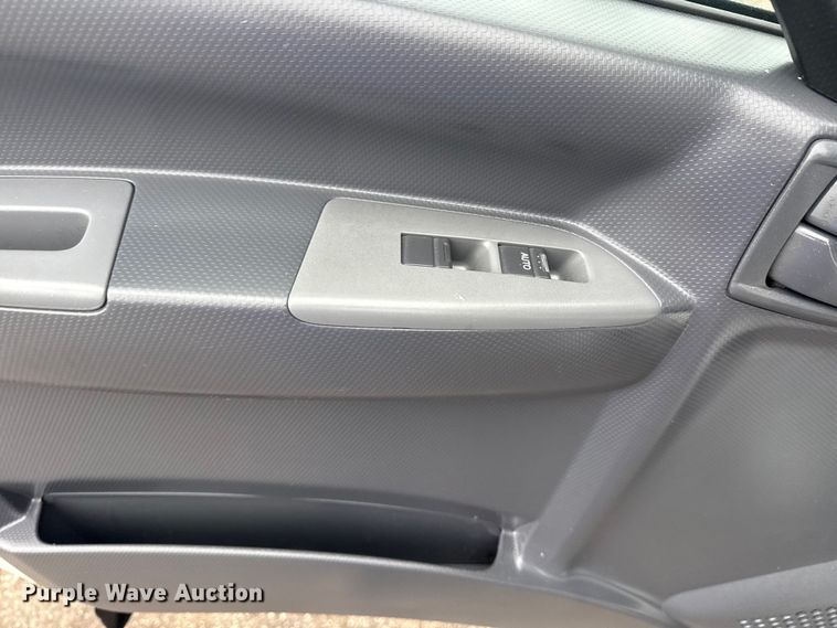 image for item EG8940 2022 Isuzu NRR rollback truck