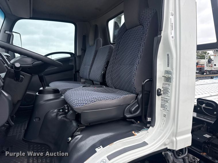 image for item EG8940 2022 Isuzu NRR rollback truck