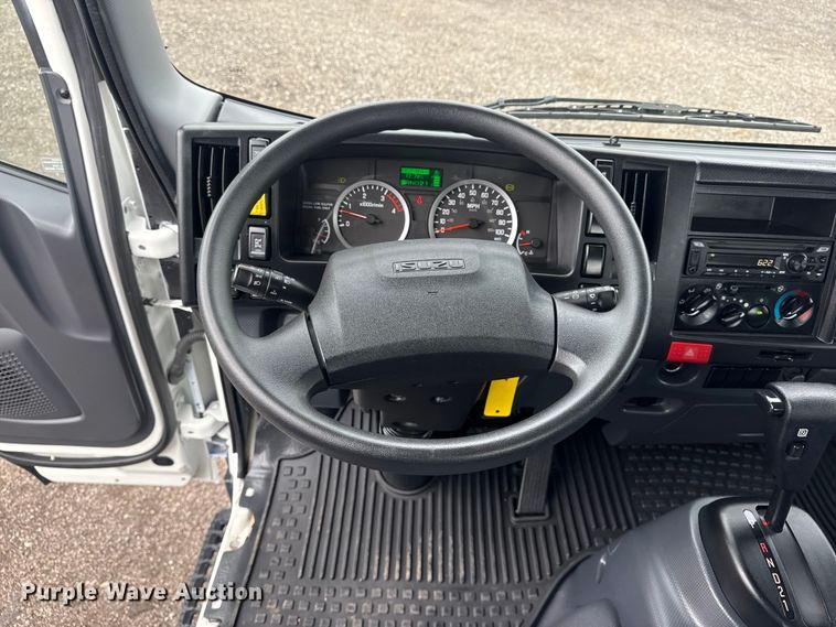 image for item EG8940 2022 Isuzu NRR rollback truck