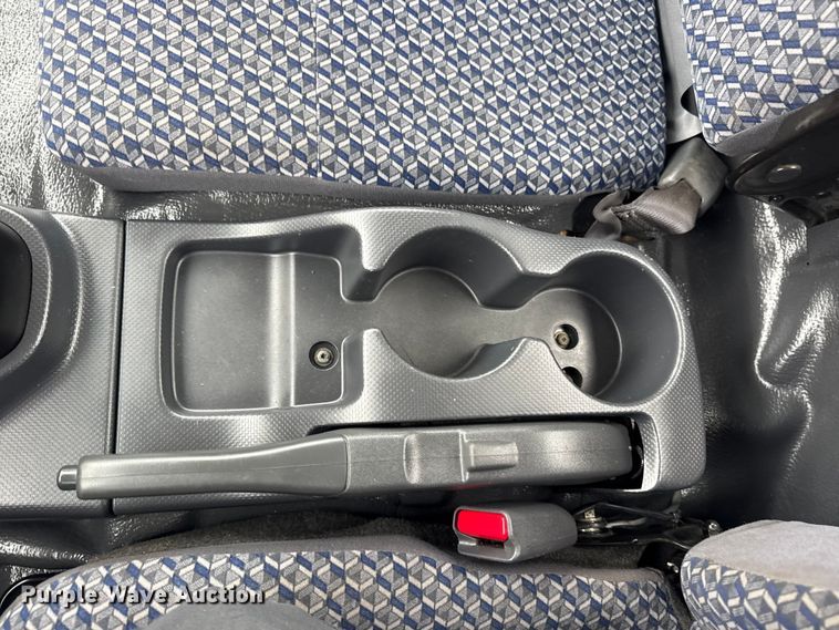 image for item EG8940 2022 Isuzu NRR rollback truck