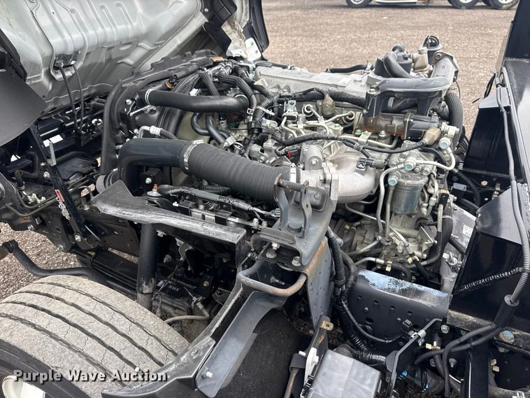 image for item EG8940 2022 Isuzu NRR rollback truck