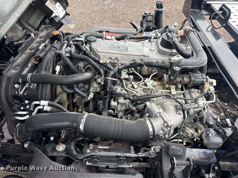 image for item EG8940 2022 Isuzu NRR rollback truck