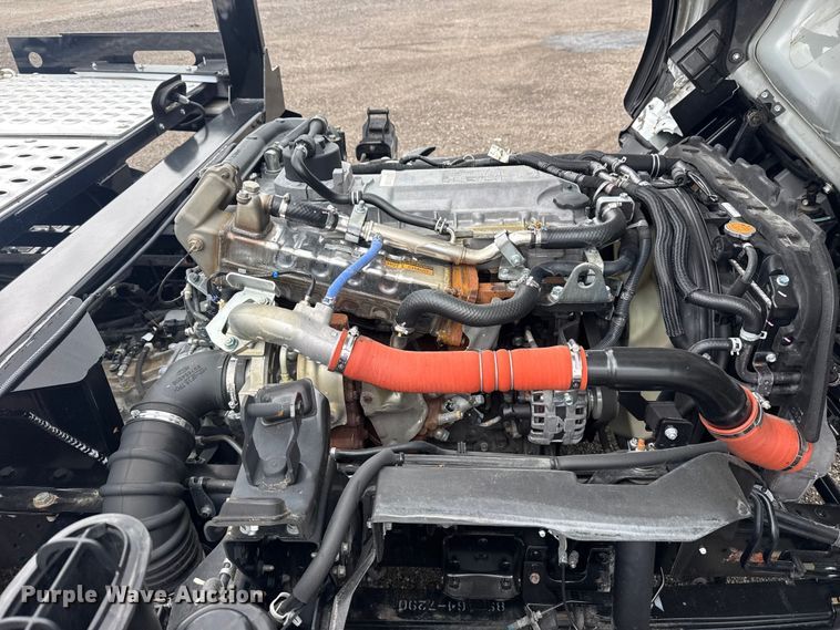 image for item EG8940 2022 Isuzu NRR rollback truck