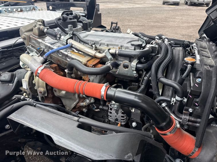 image for item EG8940 2022 Isuzu NRR rollback truck