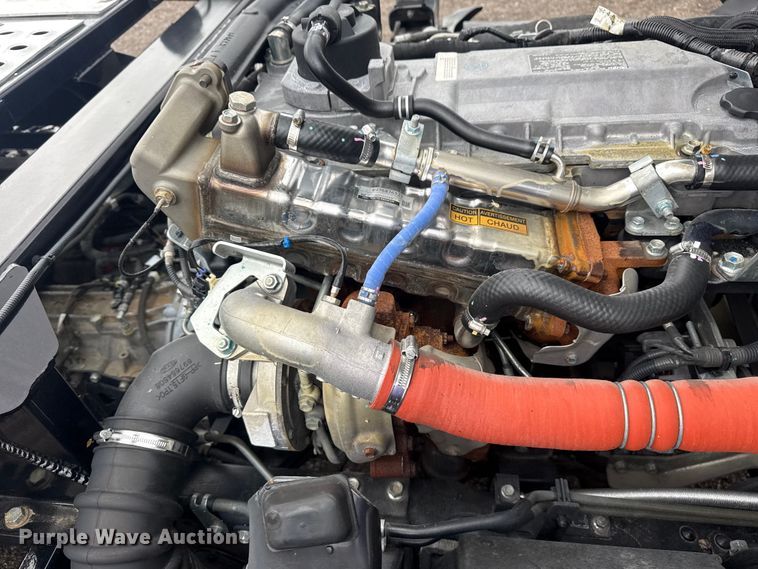 image for item EG8940 2022 Isuzu NRR rollback truck