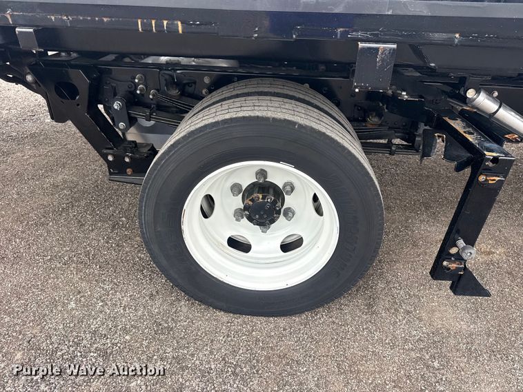 image for item EG8940 2022 Isuzu NRR rollback truck