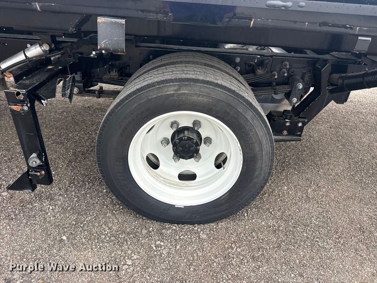 image for item EG8940 2022 Isuzu NRR rollback truck