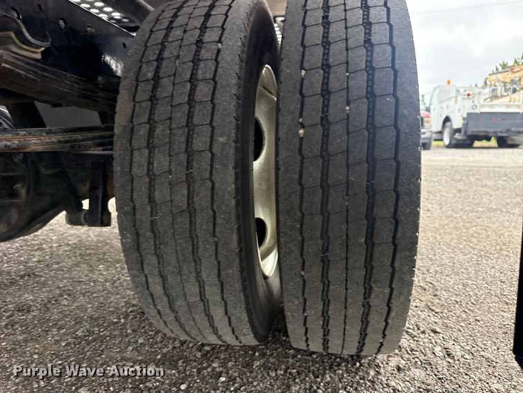 image for item EG8940 2022 Isuzu NRR rollback truck