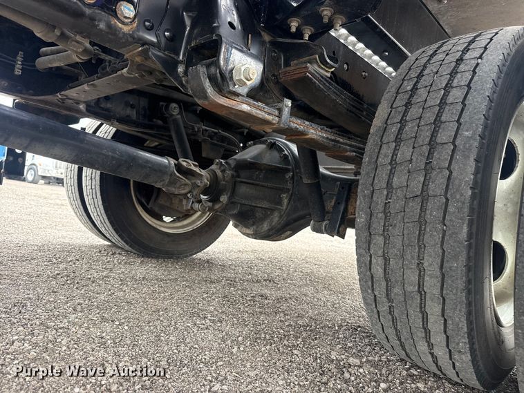 image for item EG8940 2022 Isuzu NRR rollback truck