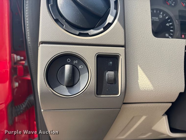 image for item EG8959 2008 Ford F450 Super Duty flatbed truck