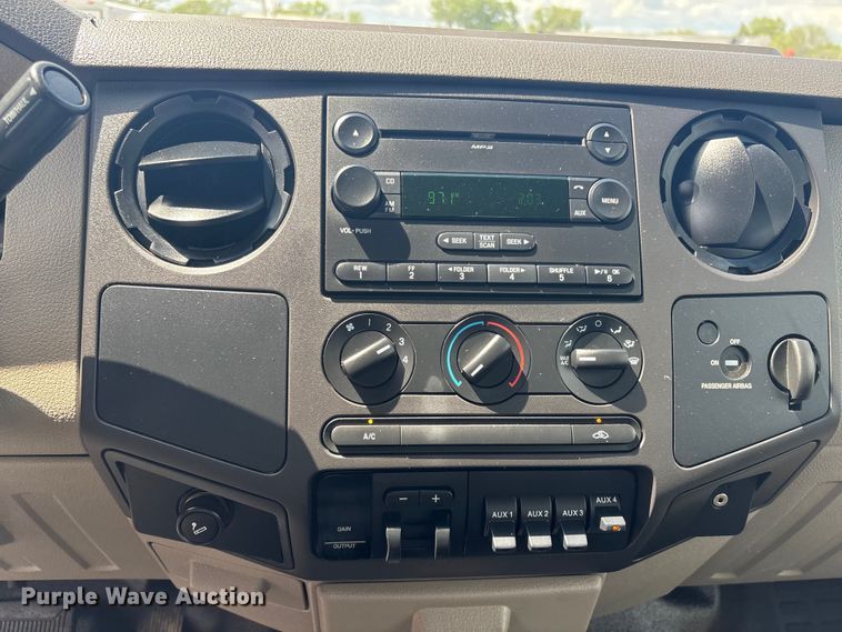 image for item EG8959 2008 Ford F450 Super Duty flatbed truck