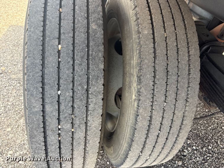 image for item EG8959 2008 Ford F450 Super Duty flatbed truck