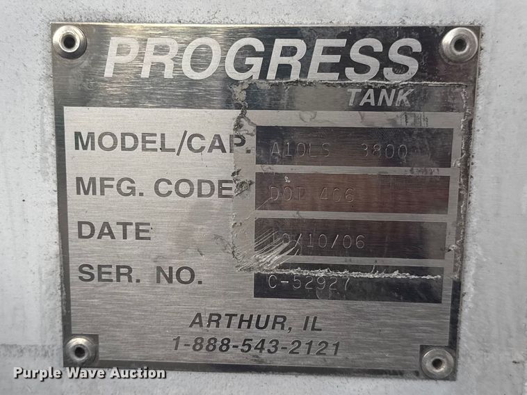 image for item EG8971 2007 Kenworth T800 fuel truck