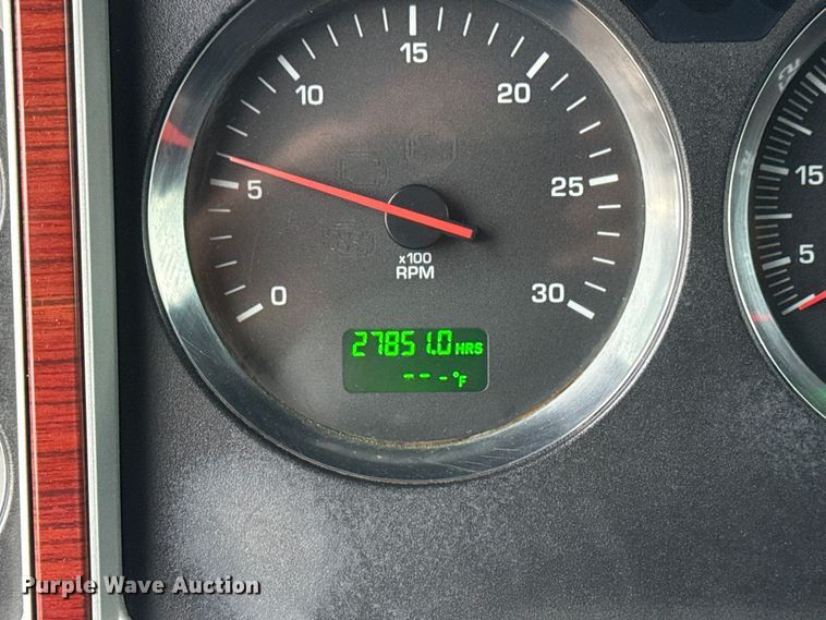 image for item EG8971 2007 Kenworth T800 fuel truck