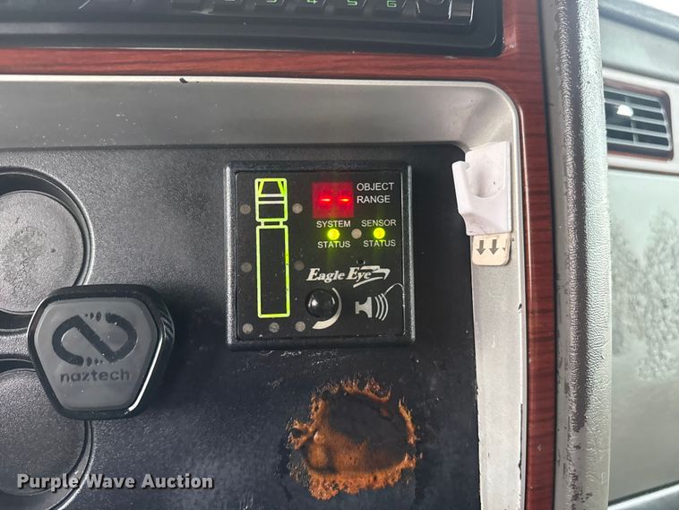 image for item EG8971 2007 Kenworth T800 fuel truck