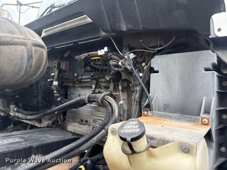 image for item EG8971 2007 Kenworth T800 fuel truck
