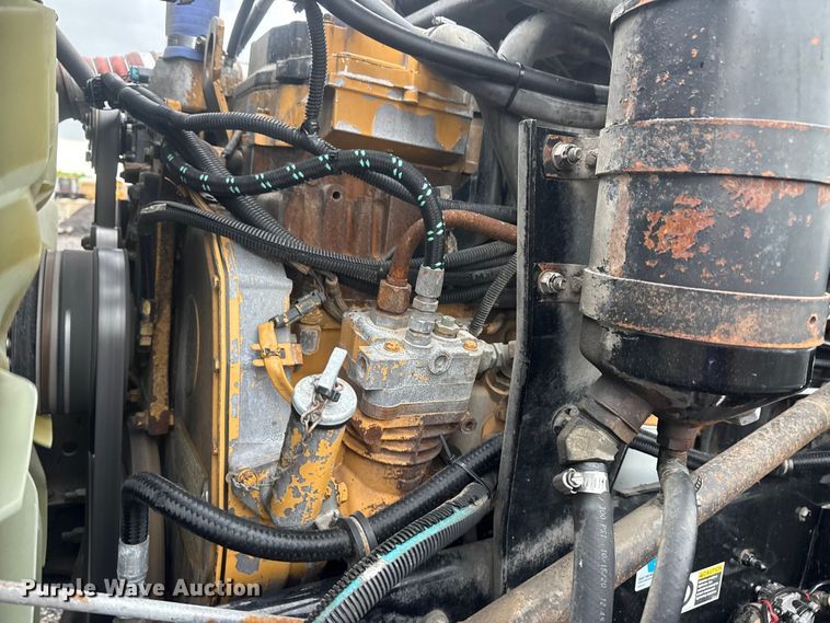image for item EG8971 2007 Kenworth T800 fuel truck