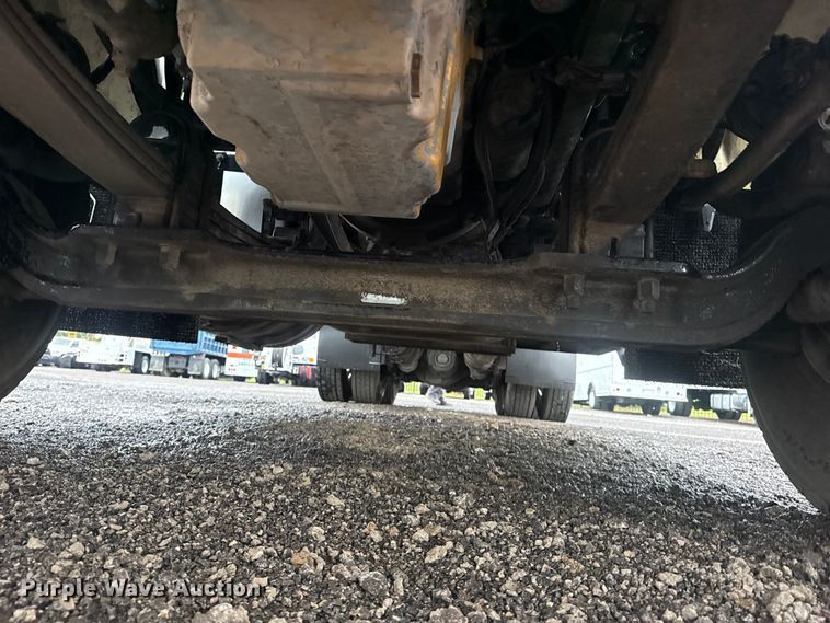 image for item EG8971 2007 Kenworth T800 fuel truck
