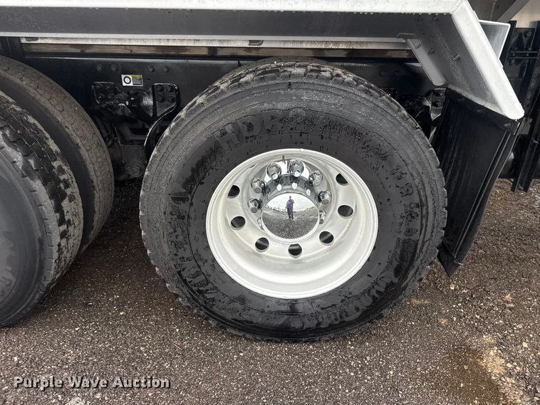 image for item EG8971 2007 Kenworth T800 fuel truck