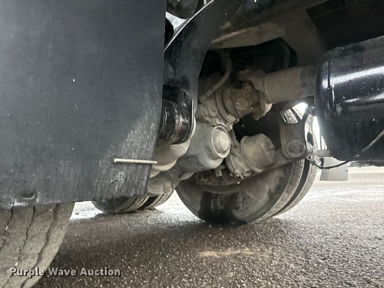 image for item EG8971 2007 Kenworth T800 fuel truck