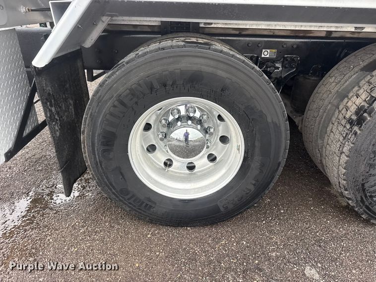 image for item EG8971 2007 Kenworth T800 fuel truck