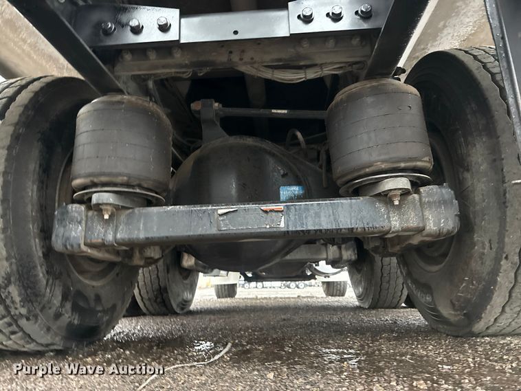image for item EG8971 2007 Kenworth T800 fuel truck