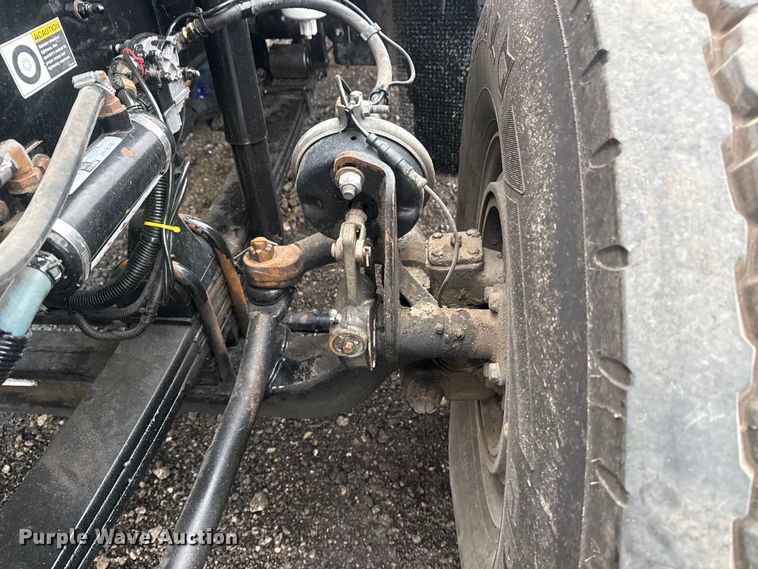 image for item EG8971 2007 Kenworth T800 fuel truck