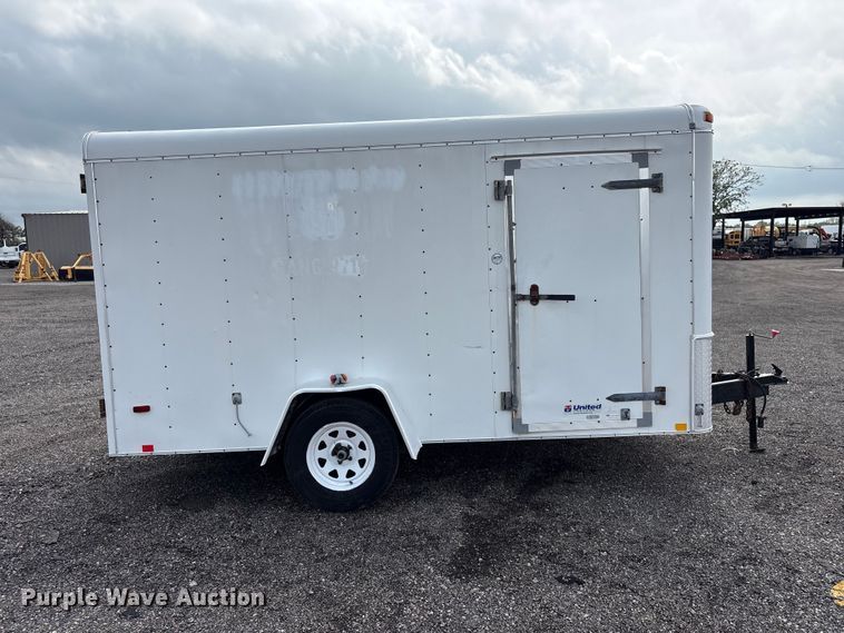 image for item EG8979 2010 United Expressline  enclosed cargo trailer