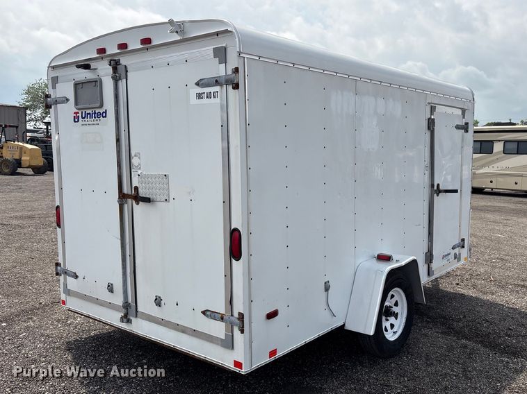 image for item EG8979 2010 United Expressline  enclosed cargo trailer
