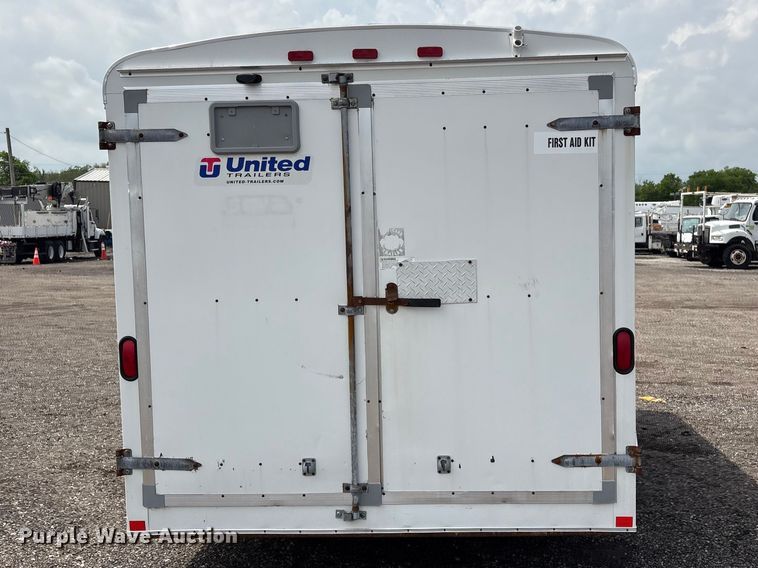 image for item EG8979 2010 United Expressline  enclosed cargo trailer