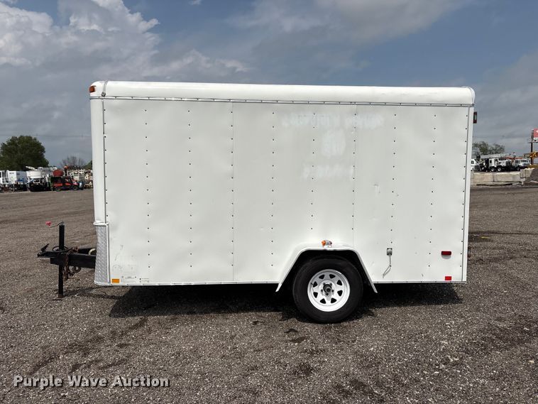 image for item EG8979 2010 United Expressline  enclosed cargo trailer