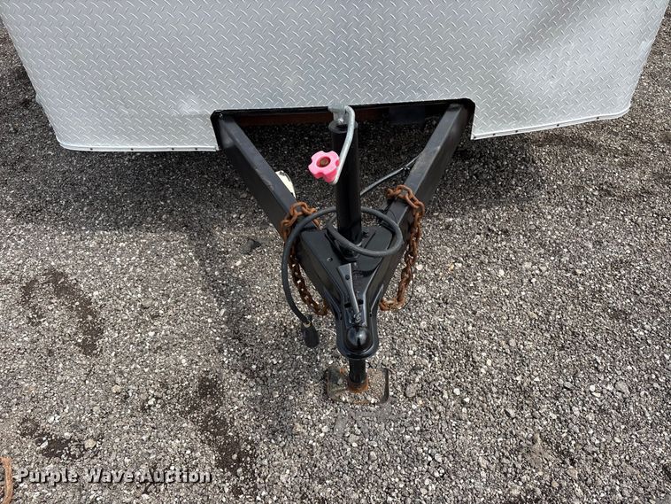 image for item EG8979 2010 United Expressline  enclosed cargo trailer