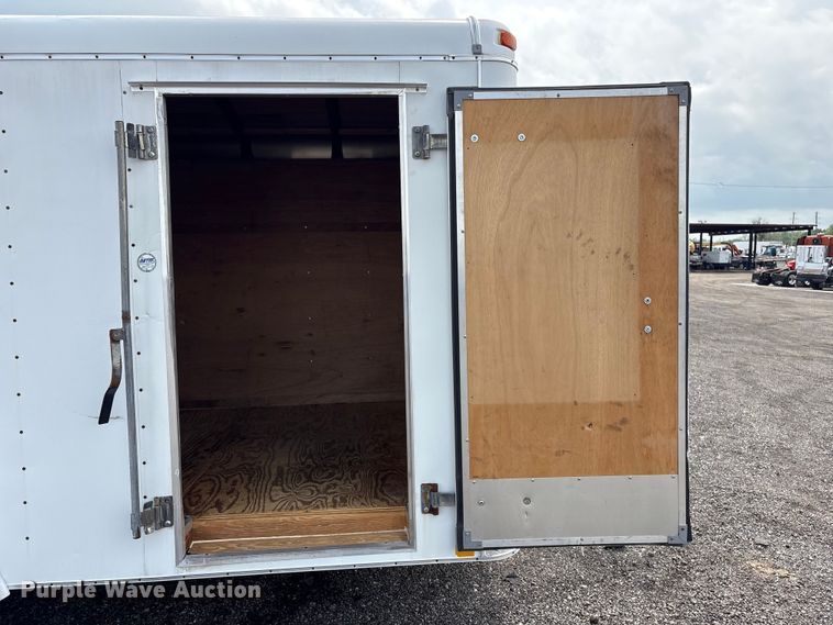 image for item EG8979 2010 United Expressline  enclosed cargo trailer