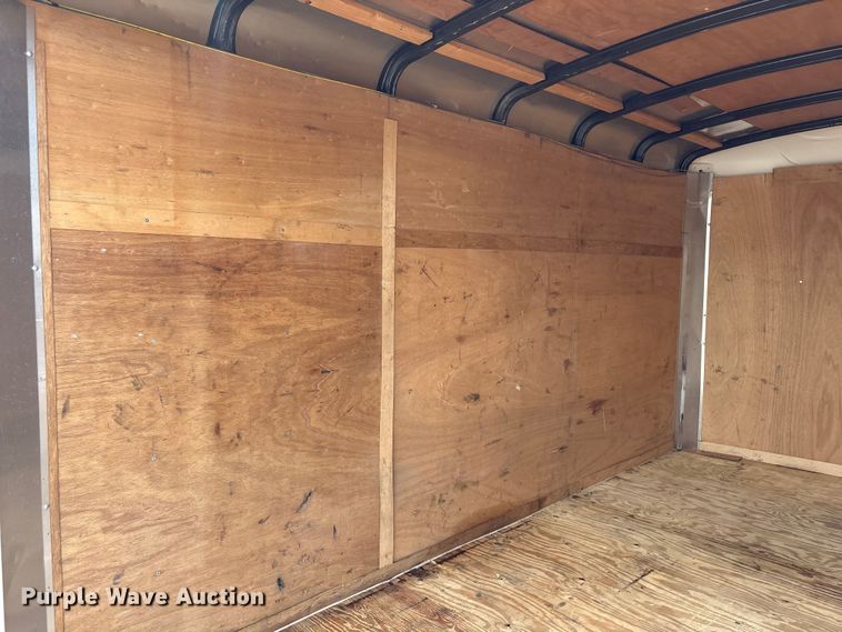 image for item EG8979 2010 United Expressline  enclosed cargo trailer