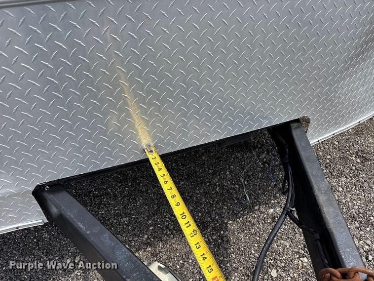 image for item EG8979 2010 United Expressline  enclosed cargo trailer