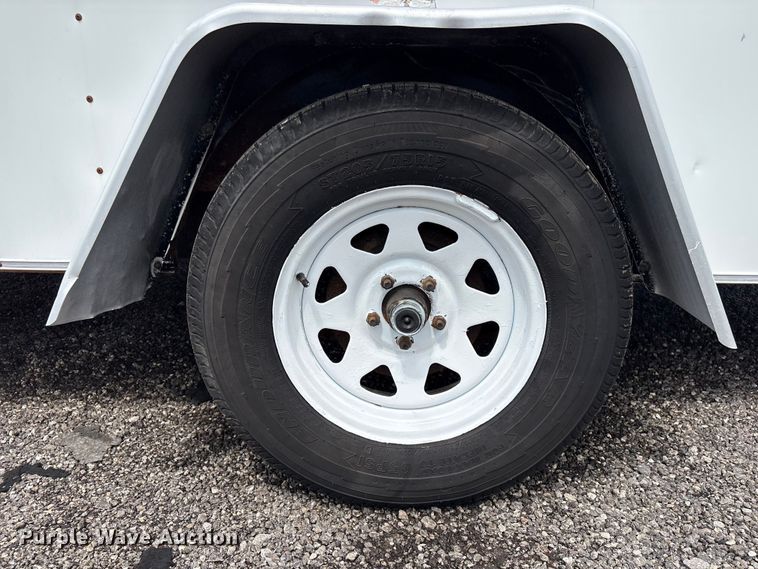 image for item EG8979 2010 United Expressline  enclosed cargo trailer