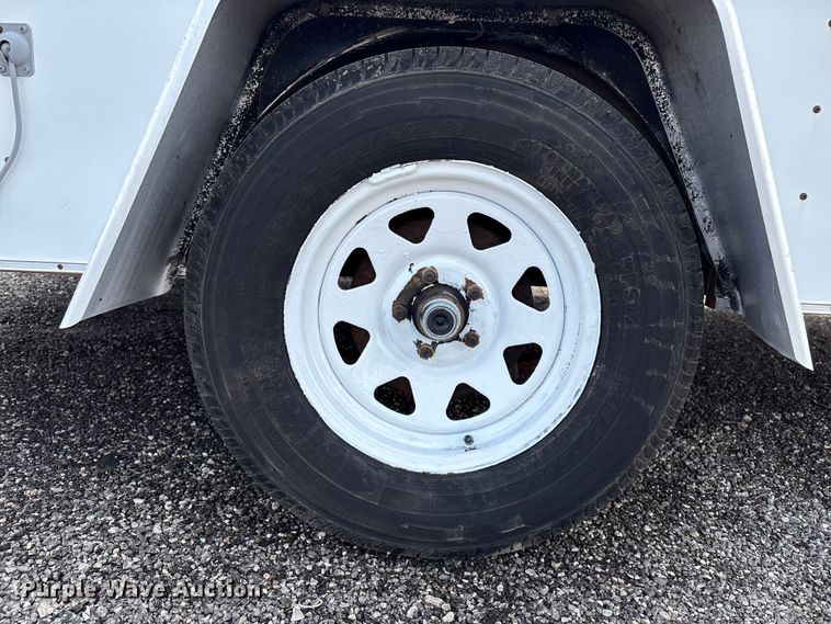 image for item EG8979 2010 United Expressline  enclosed cargo trailer