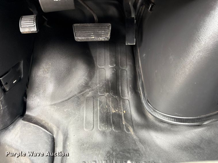 image for item EG8981 2007 Chevrolet Express 3500 shuttle bus