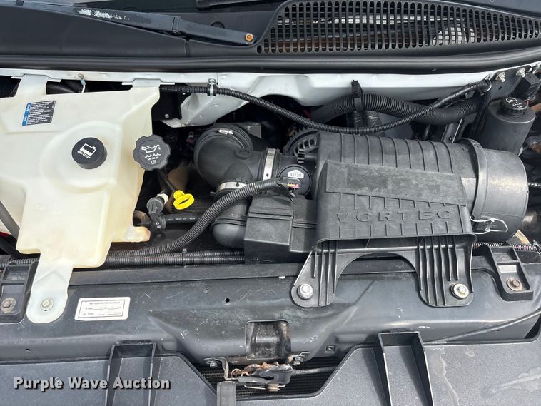 image for item EG8981 2007 Chevrolet Express 3500 shuttle bus