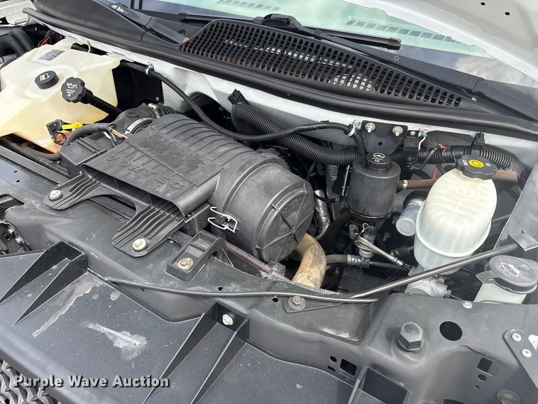 image for item EG8981 2007 Chevrolet Express 3500 shuttle bus
