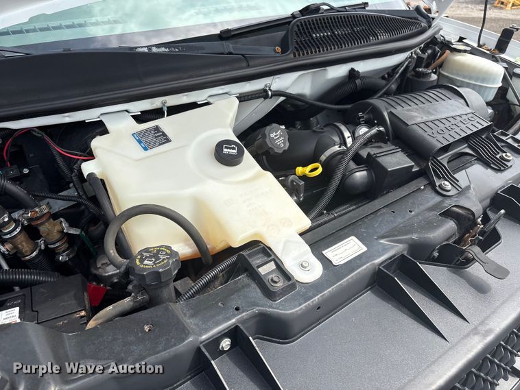 image for item EG8981 2007 Chevrolet Express 3500 shuttle bus