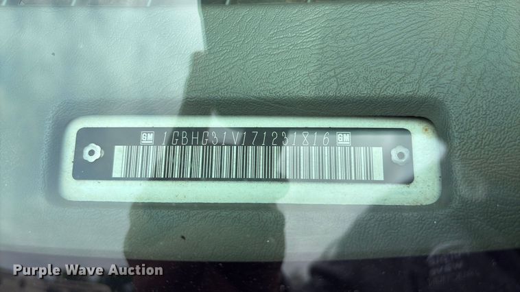 image for item EG8981 2007 Chevrolet Express 3500 shuttle bus