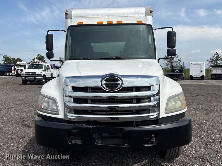 image for item EG8982 2012 Hino 338 box truck