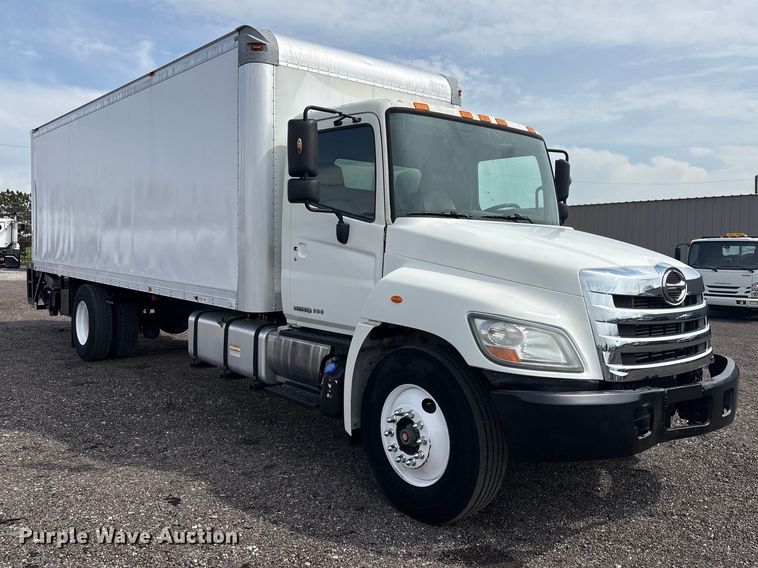 image for item EG8982 2012 Hino 338 box truck