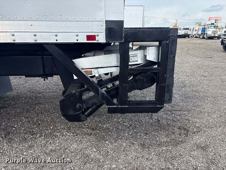 image for item EG8982 2012 Hino 338 box truck