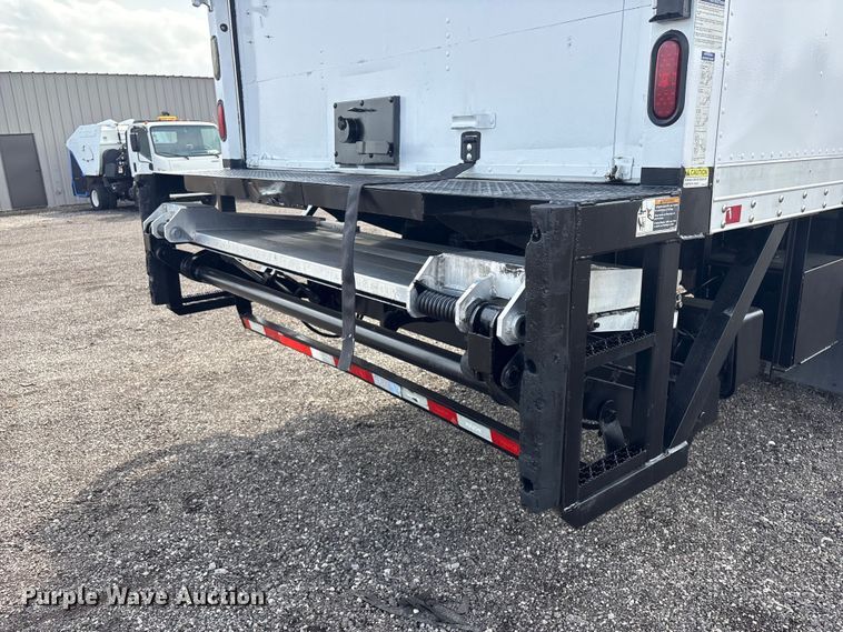 image for item EG8982 2012 Hino 338 box truck