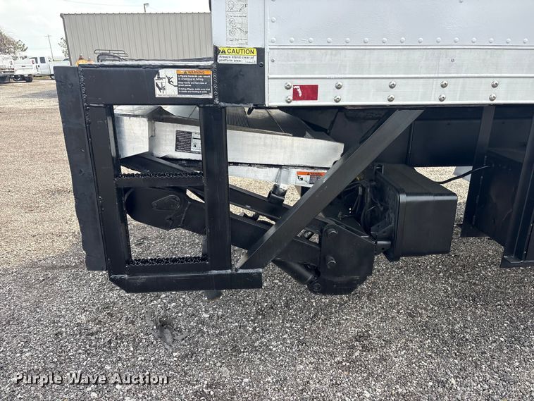 image for item EG8982 2012 Hino 338 box truck