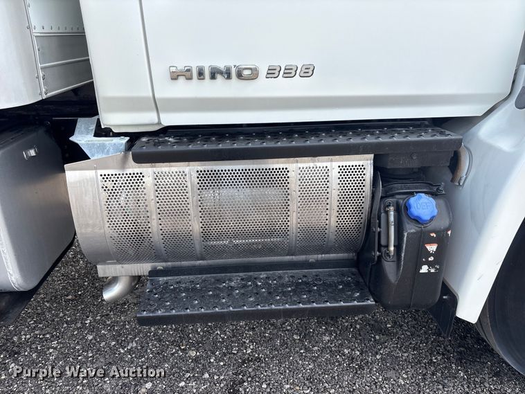 image for item EG8982 2012 Hino 338 box truck
